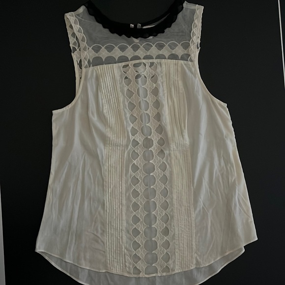 9-H15 StCL Lace and cotton top with black collar